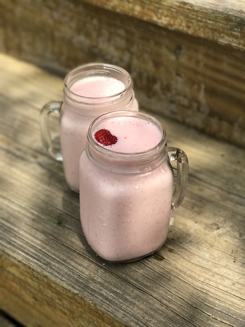 raspberry and cream keto smoothies